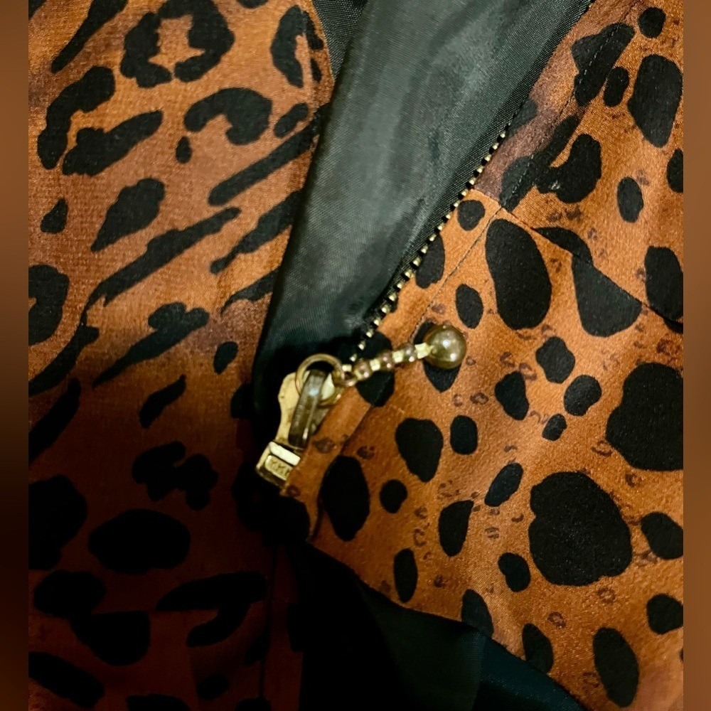 Neiman Marcus 100% Silk Animal Print Bomber Jacket Size Small Vintage Luxe - Picture 8 of 9